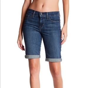 2 pairs of Levi’s bermudas